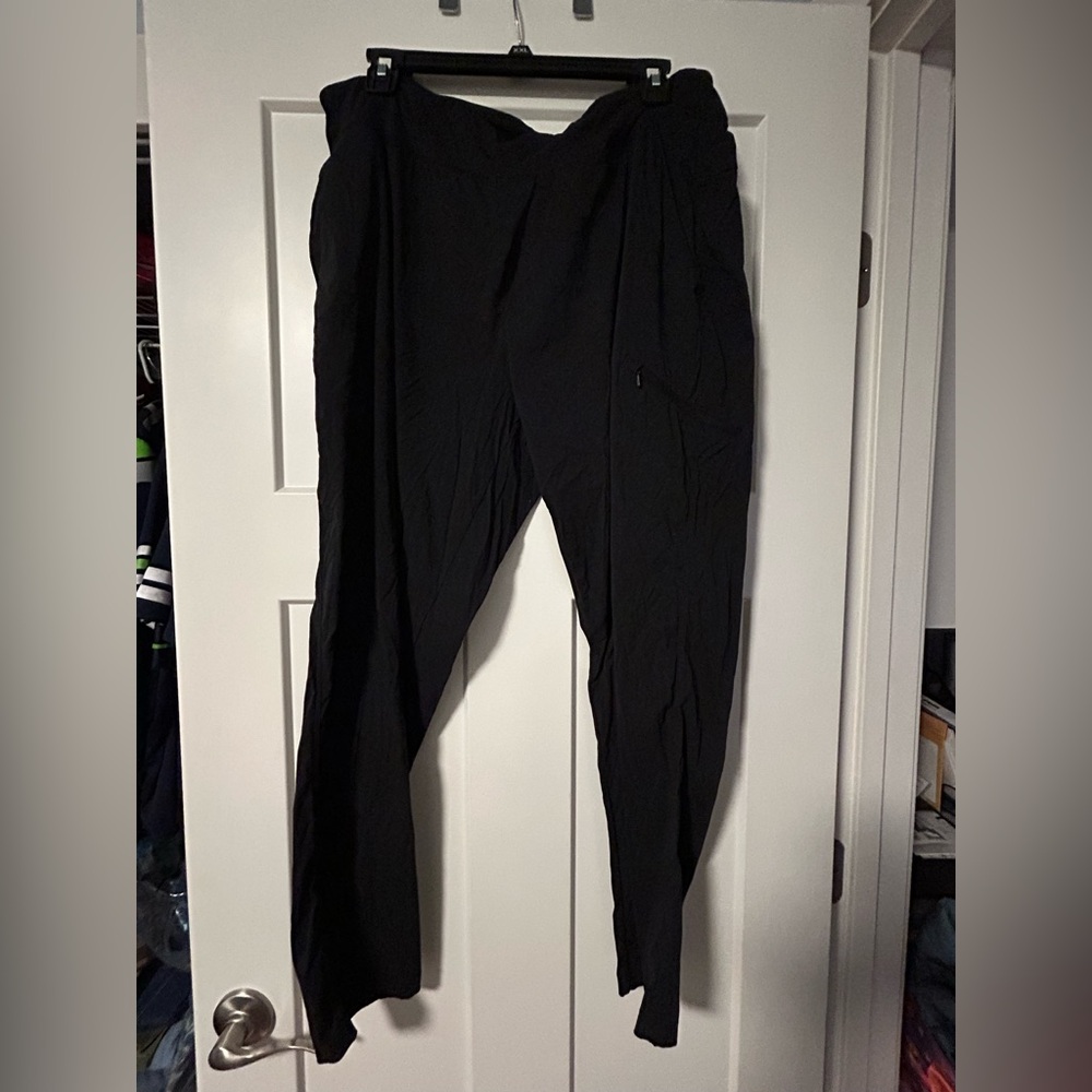 Mountain Hardwear Black Women’s Dynama Ankle Pants